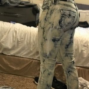 Distressed super-light wash True Religion skinny’s